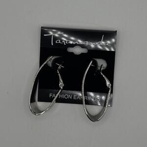 Taramanda Silver Textured Oval Hoop Earrings